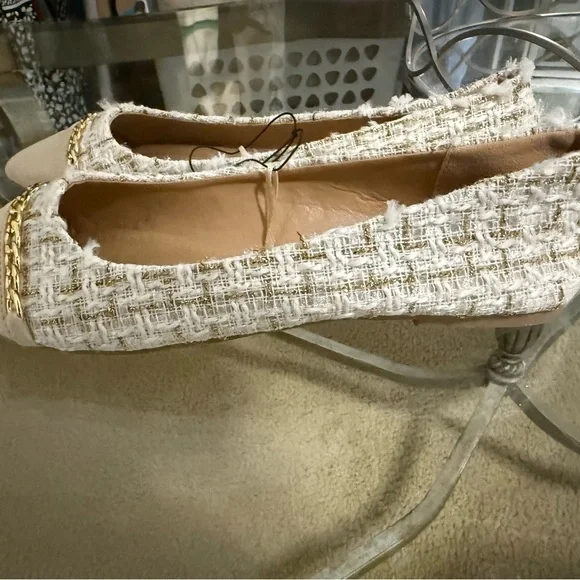 Beige & White Tweed Flats With Gold Chainlink Accent - Picture 6 of 6